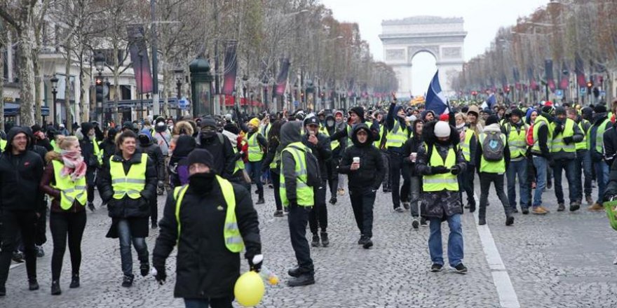 Fransa'da Sarı Yeleklilerin Gösterisi Yasaklandı