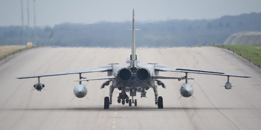 İngiltere Irak ve Suriye'deki Savaş Uçaklarının Sayısını Azaltıyor