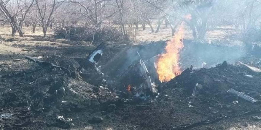 Pakistan'da Uçak Düştü