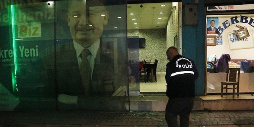Adana'da AK Parti Seçim Bürosuna Molotoflu Saldırı