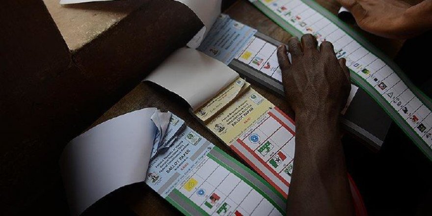 Nijerya'da Seçimler Ertelendi