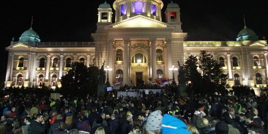 Karadağ ve Sırbistan'da Hükümet Karşıtı Protesto