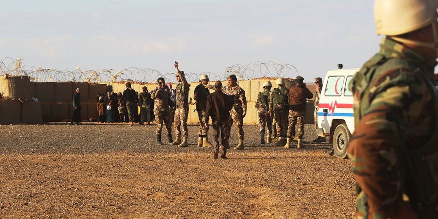Rukban Kampında Açlığa ve Ölüme Mahkûm Edilen Suriyeliler Rejim Bölgesine Dönmek İstemiyor