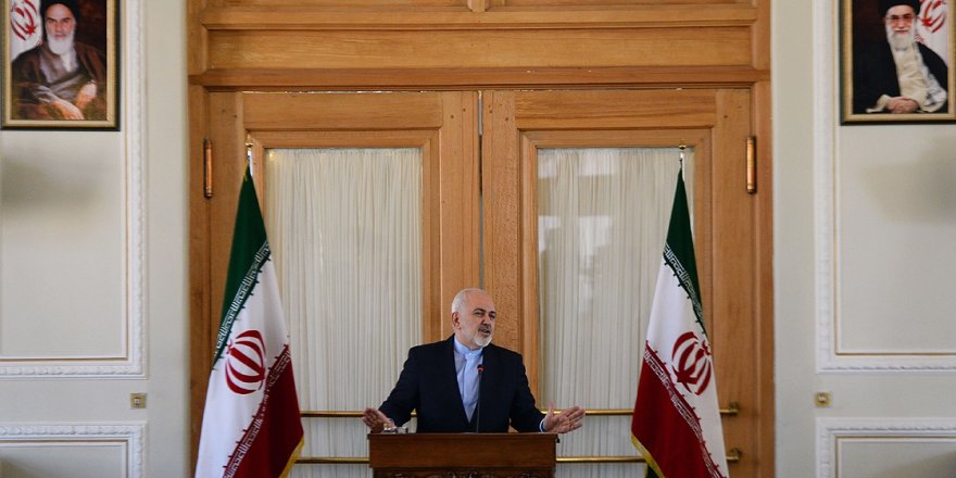 İran Cumhurbaşkanı Ruhani Zarif'in İstifasını Kabul Etmedi