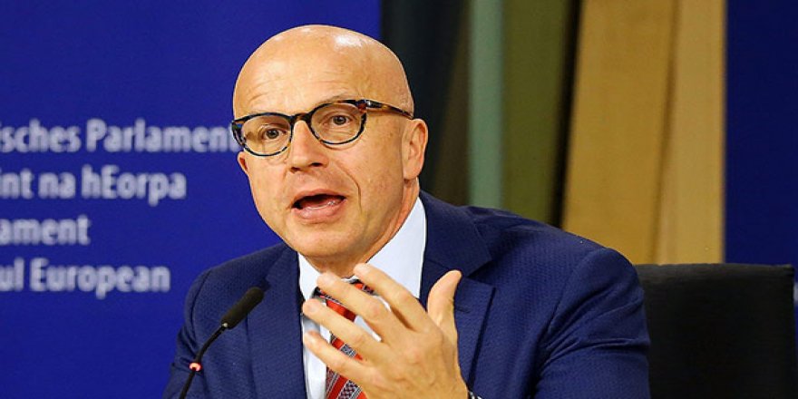 "AB Bazen İkiyüzlü Davranabiliyor"