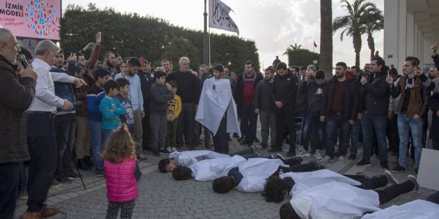 İzmir’de Sisi Cuntasının Gerçekleştirdiği İdamlar Protesto Edildi
