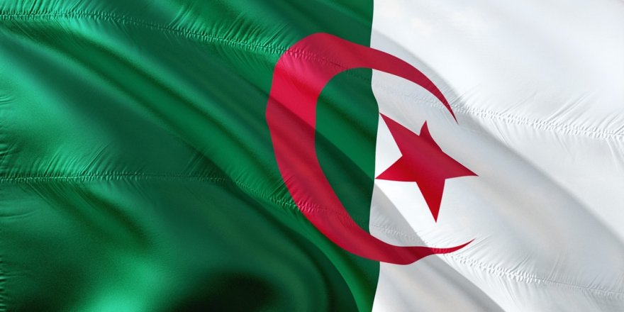 Cezayir: Fransa'nın Cezayir'e Bakışında Değişiklik Yok