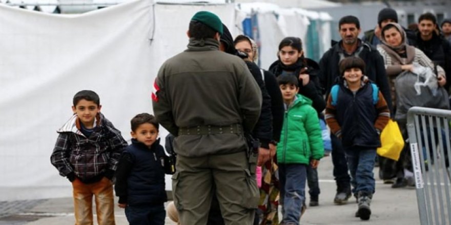 Avusturya'da Hükümet Mültecilere Yönelik "Güvenlik Hapsi"nde Kararlı