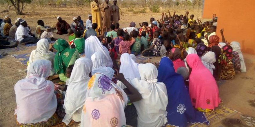 Burkina Faso'da 100 Kişi İslam'ı Seçti
