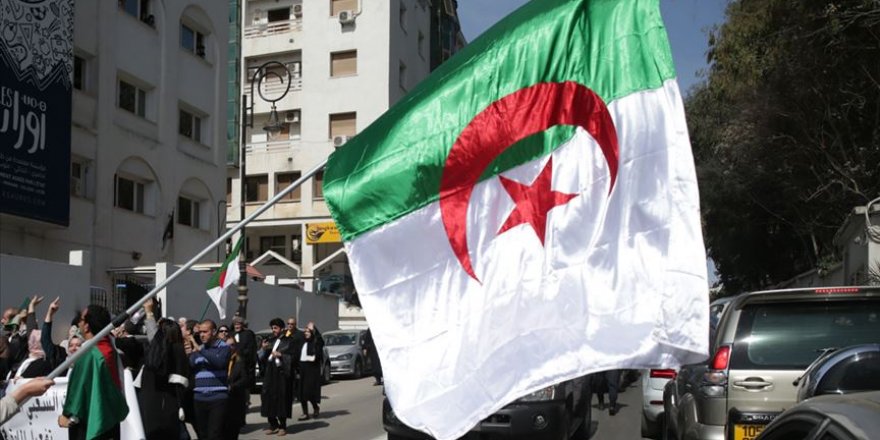 Buteflika Sonrası Cezayir’i Bekleyen Muhtemel Siyasi Durum