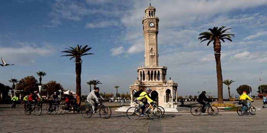 İzmir'de Kesin Olmayan Sonuçlara Göre CHP Kazandı