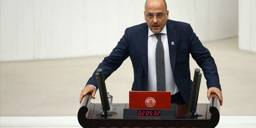 HDP'li Ahmet Şık Tazminata Mahkum Edildi