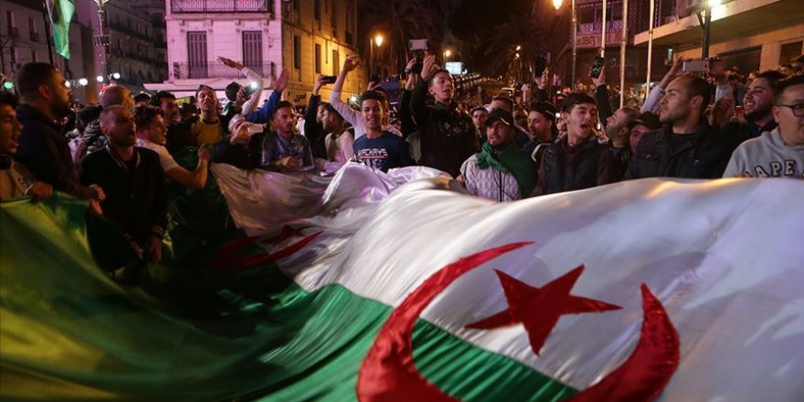 Cezayir'deki Sendikalar Konfederasyonundan Grev Kararı