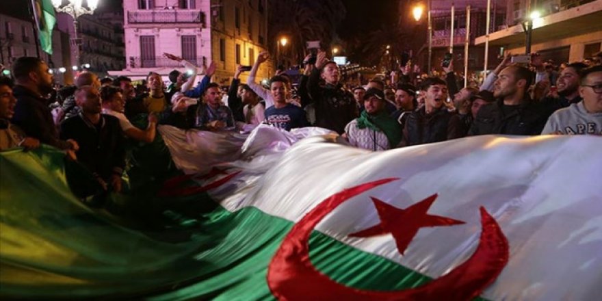 Cezayir'de Cumhurbaşkanlığı Seçimlerinin Tarihi Belli Oldu