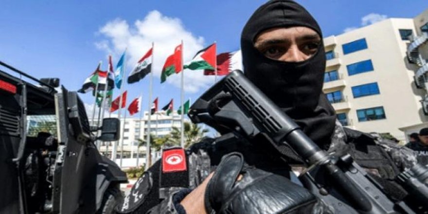 Libya'dan Tunus'a Girmeye Çalışan Silahlı 13 Fransız Yakalandı