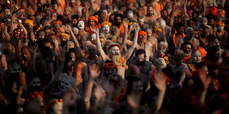 Hindistan’da Dünyanın En Kalabalık Dini Festivalinde Binlerce Kişi Kayboluyor!