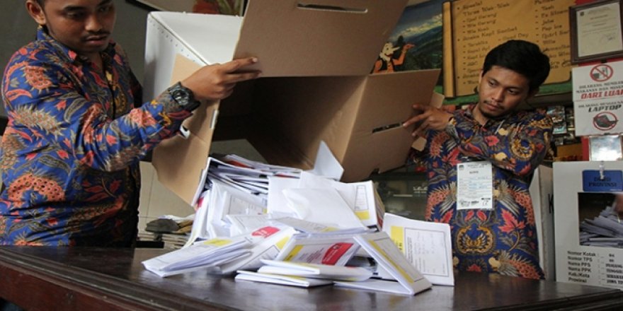 Endonezya Seçimlerinde Ölen Sandık Görevlisi Sayısı 500'ü Geçti