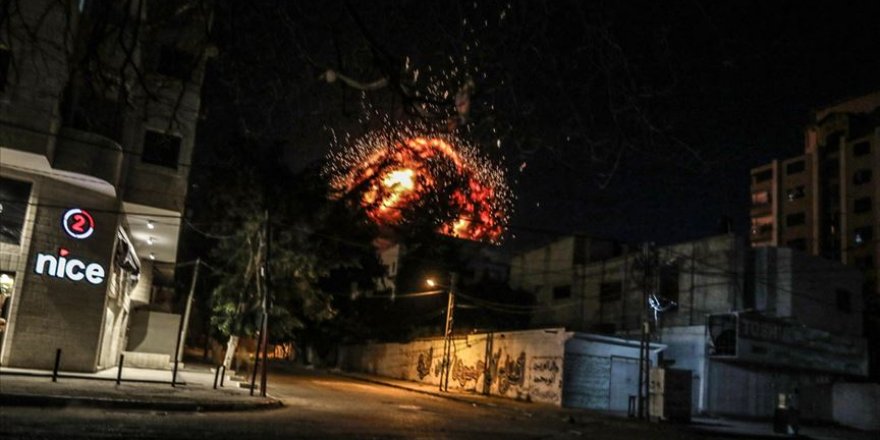İsrail Gazze'de AA'nın Bulunduğu Binayı Vurdu