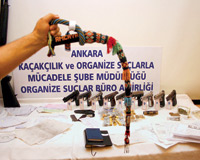 Muvazzaf Albaya 'Çete' Suçlaması