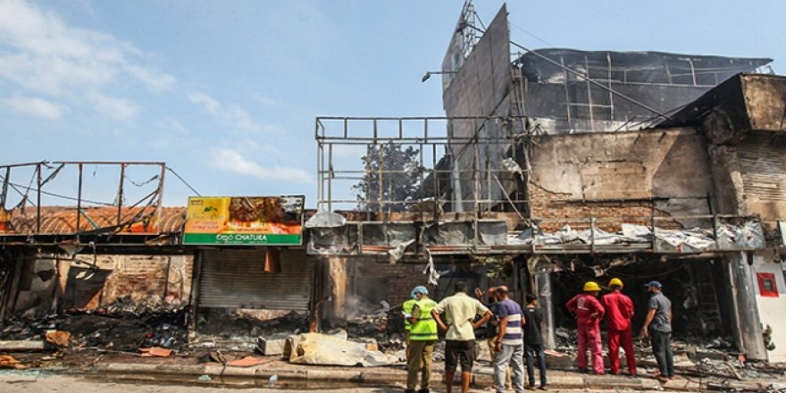 Sri Lanka'da Müslümanlara Ait Fabrika Ateşe Verildi
