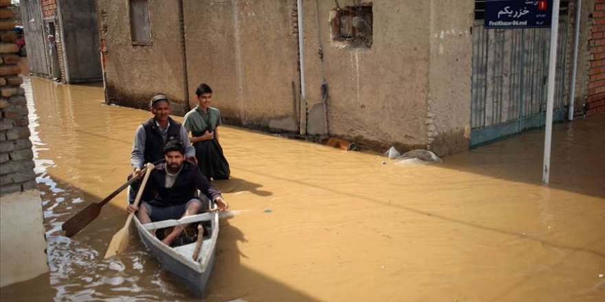 İran'daki Fırtına ve Şiddetli Yağışlarda Can Kaybı 24'e Yükseldi