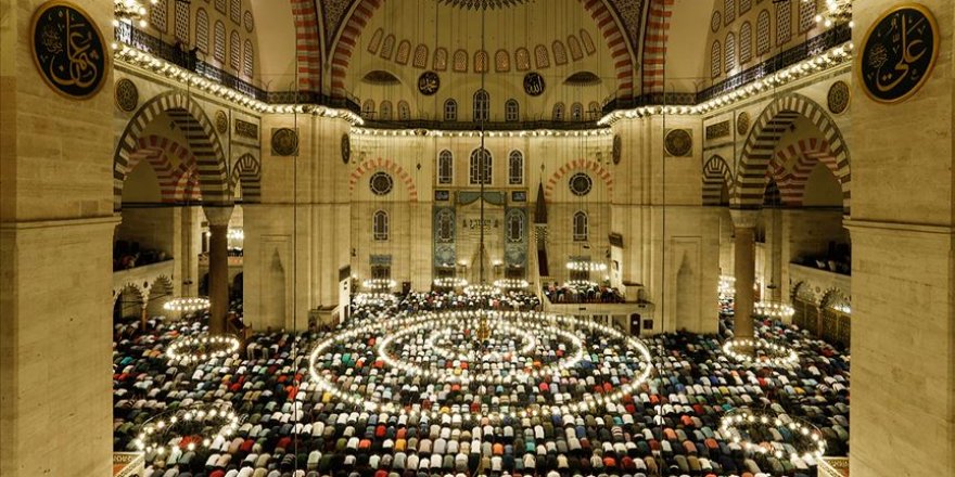 Kadir Gecesi'nde 38 Bin 690 Cami Sabaha Kadar Açık