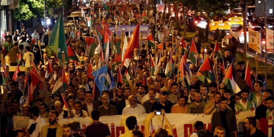 Mavi Marmara'nın Yıldönümünde Siyonist İşgal, Diktatörler ve Zulümler Telin Edildi