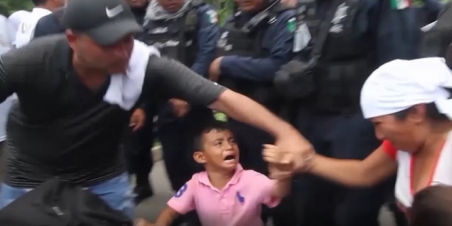 Orta Amerikalı Göçmenlere Meksika'da Polis Şiddeti