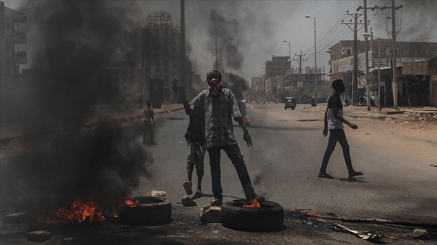 'Göstericilere Saldıranların Arasında Nizami Birliklerden Askerler Vardı'