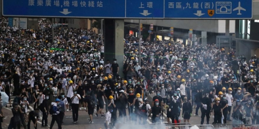 Hong Kong'da Protestolara Yol Açan Yasa Tasarısı Geri Çekildi