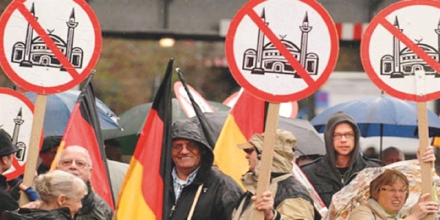 Almanya'da İslamofobik Saldırılarda Artış