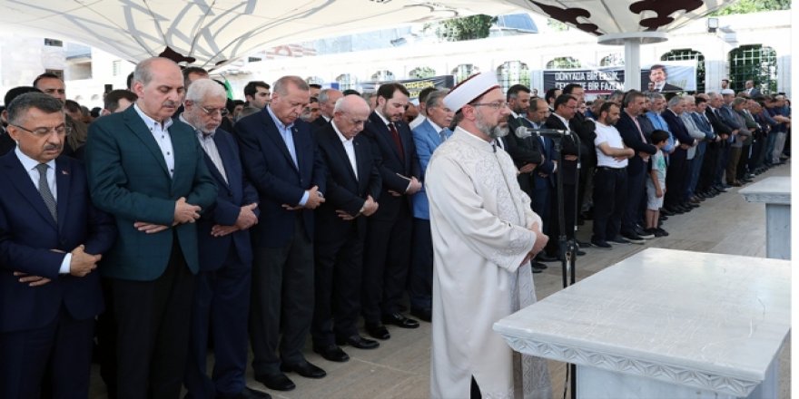 Fatih’te Şehid Muhammed Mursi İçin Gıyabi Cenaze Namazı Kılındı