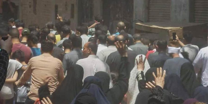 Mısır'da İlk Gösteri Şehid Mursi'nin Doğduğu Köyde Yapıldı
