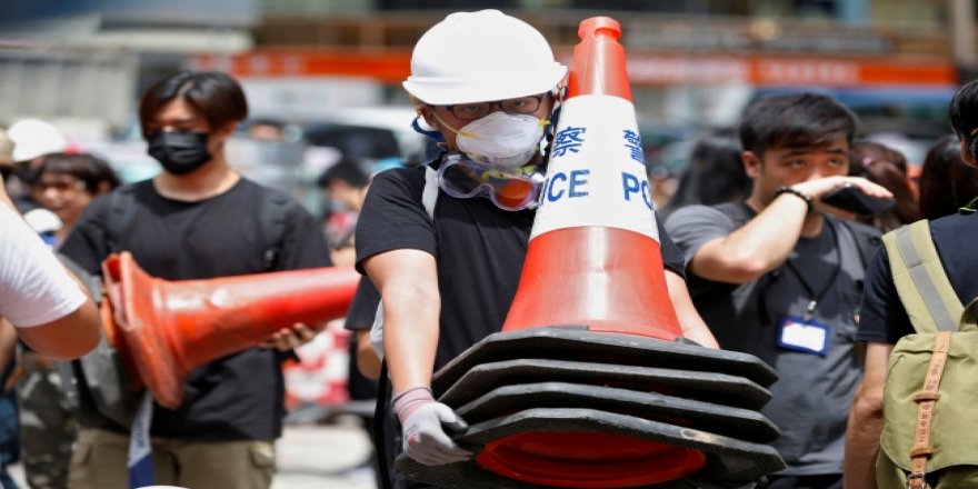 Hong Kong’da Halk Yeniden Sokağa Çıktı