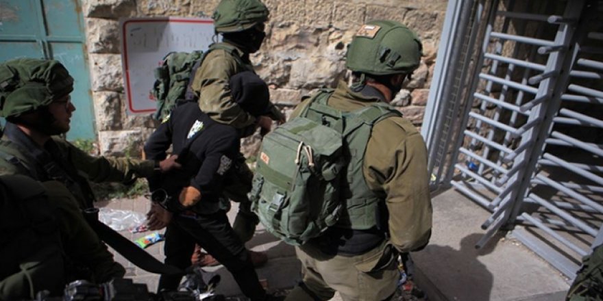 İsrail Askerleri, 1’i Çocuk 3 Kişiyi Gözaltına Aldı
