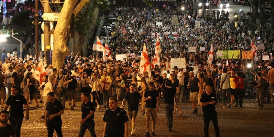 Gürcistan'da Protestolar Devam Ediyor