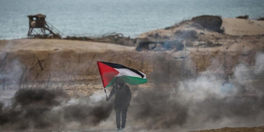 İsrail Askerleri Gazze Sınırında 49 Filistinliyi Yaraladı