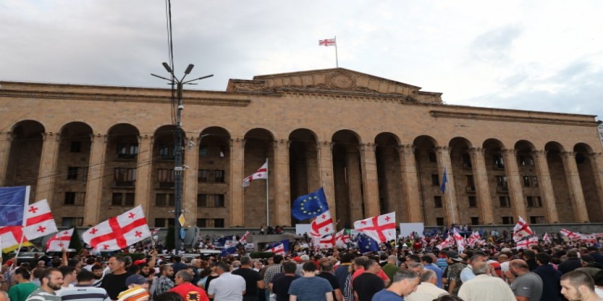 Gürcistan'daki Protestolar Devam Ediyor