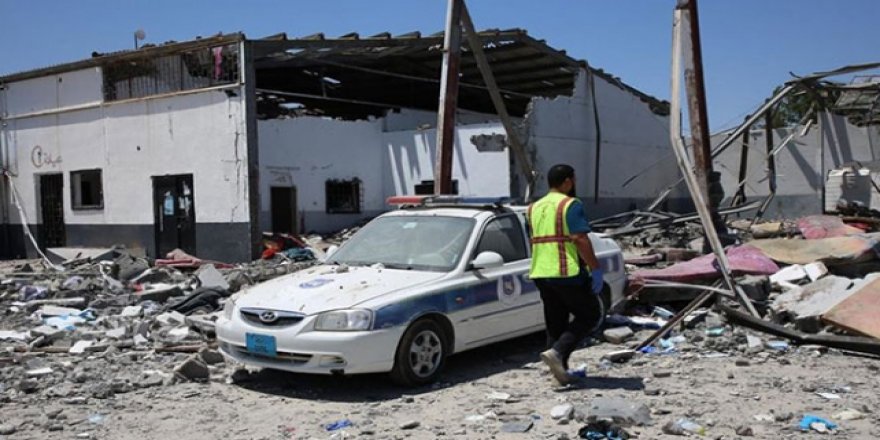 BM: Libya'da Vurulan Göçmen Merkezinin Koordinatları Verilmişti
