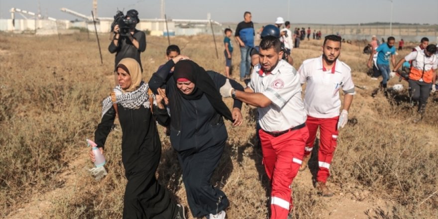 Siyonistler Gazze Sınırında 30 Filistinliyi Yaraladı