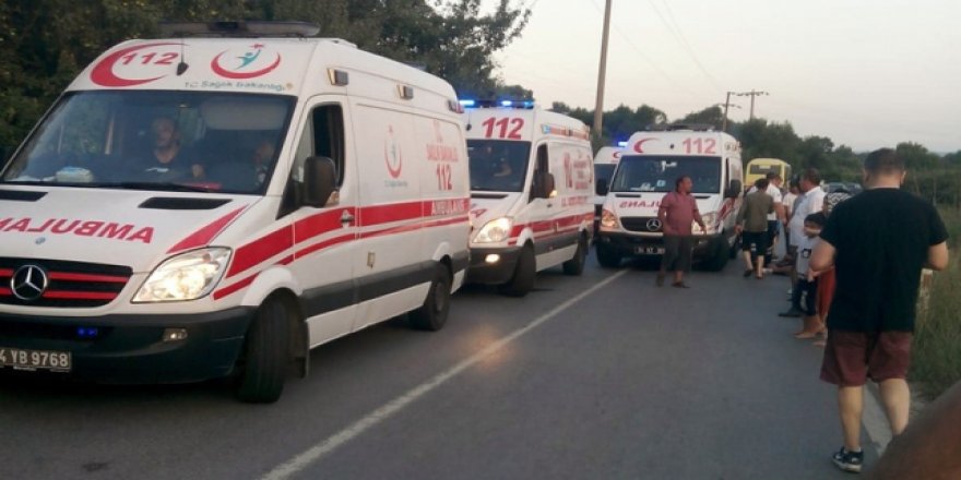 Çatalca'da Minibüs Devrildi: 23 Yaralı