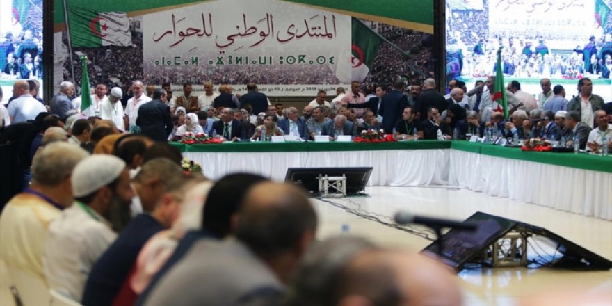 Cezayir'de Muhalefet Diyalog İçin Şartlarını Açıkladı