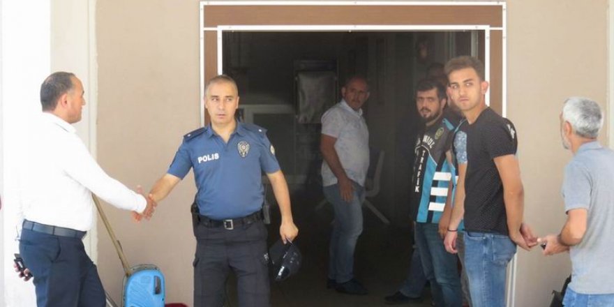 Seydioğlu Baklava’nın Sahiplerini Kapıda Karşılayan Polis Amiri Görevinden Alındı