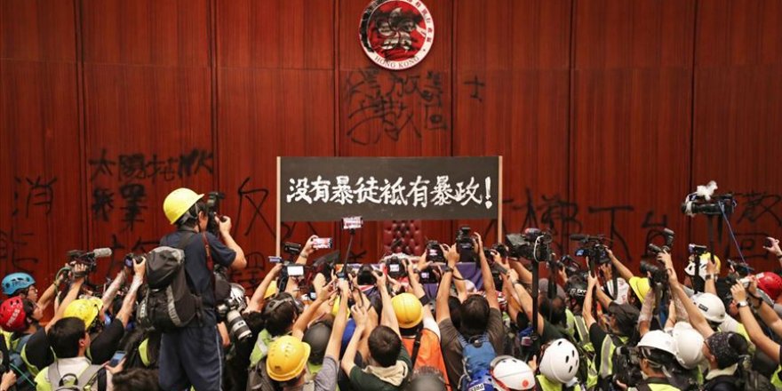 Hong Kong Yönetimi: Yasa Tasarısı Öldü