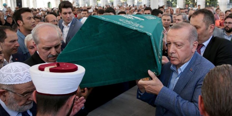 Mehmed Şevket Eygi'nin Cenazesi Toprağa Verildi