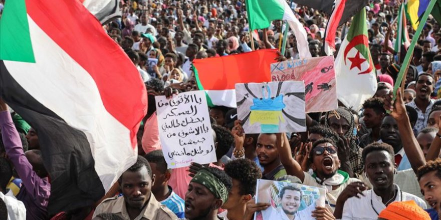 Sudan'da Rejim Karşıtı Eylemlerde Hayatını Kaybedenler Anıldı
