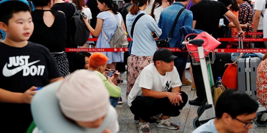 Hong Kong'da Grev Nedeniyle Uçuşlar İptal Edildi