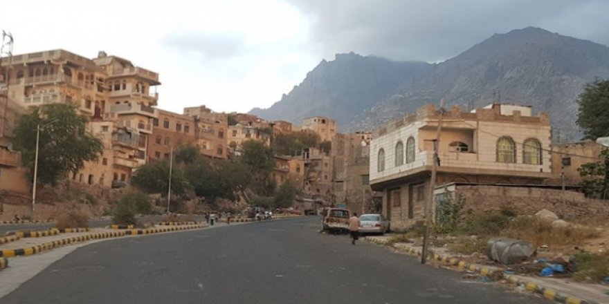 BAE Destekli Güçler Aden'de Ele Geçirdiği Yerlerden Çekiliyor