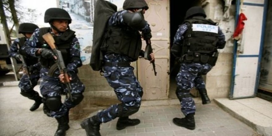 Mahmud Abbas Yönetimi Güvenlik Birimleri İki Eski Esiri Gözaltına Aldı