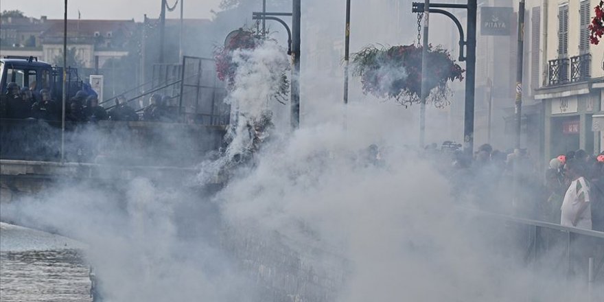 G7 Zirvesi Karşıtı Gösteriler Devam Ediyor